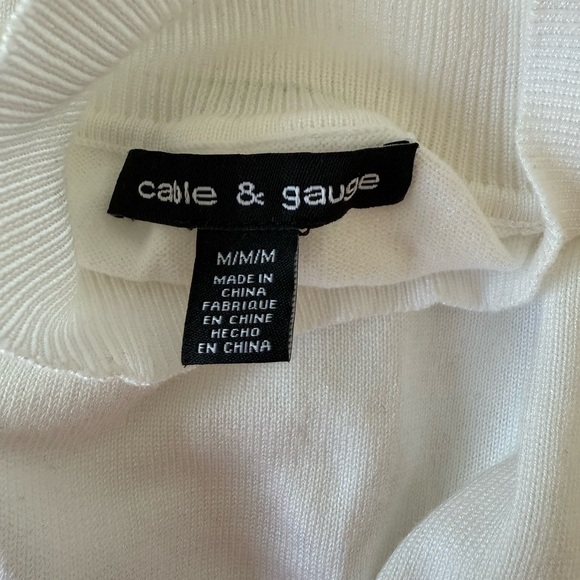 Cable & Gauge | White Sweater | Medium | Mock Turtleneck | Short Sleeve - Picture 3 of 3